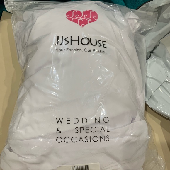 JJ’s House Wedding Dress size 26, new in bag - Picture 7 of 8